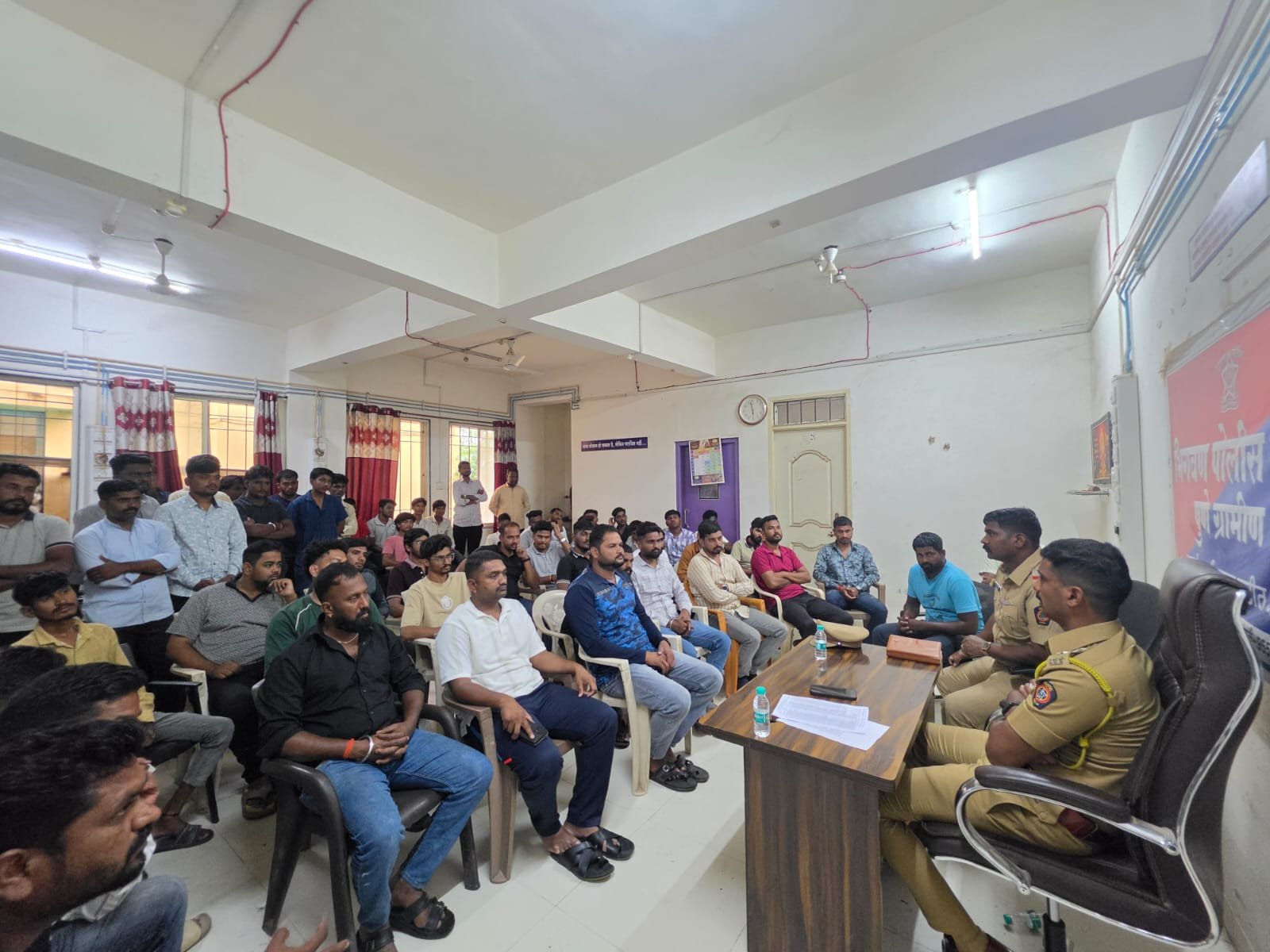 गणेश मंडळांच्या पदाधिकाऱ्यांची भिगवण पोलीस ठाण्यात बैठक