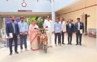 स्क्रॅप मटेरियलपासून एस. बी. पाटील अभियांत्रिकी महाविद्यालयाच्या विद्यार्थ्यांनी साकारली ‘गरुडा’ इलेक्ट्रिक थ्री-व्हीलर